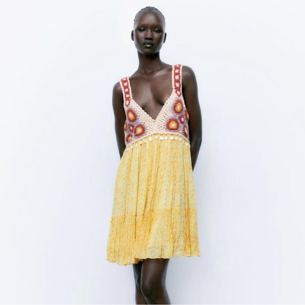 Zara Limited Edition Crochet Dress Deep V-Neck Ruffled Shell Tassels Yellow Sz M
